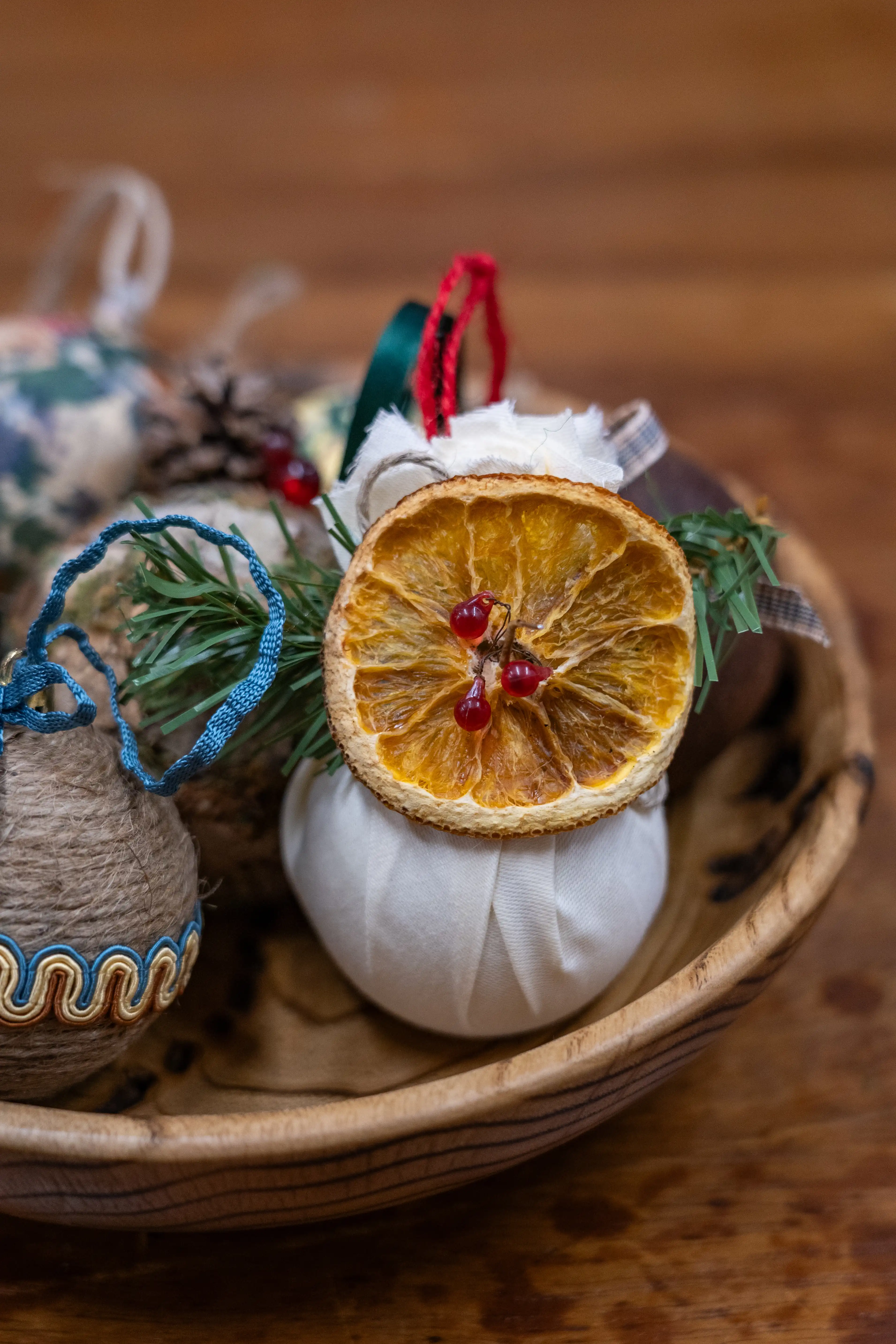 Homemade Christmas Decorations - baubles and dried fruit