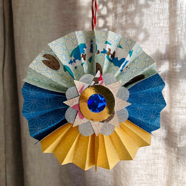 paper stars for Christmas decorations