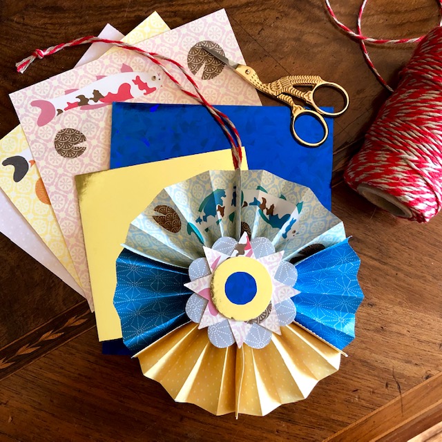 paper stars for Christmas decorations